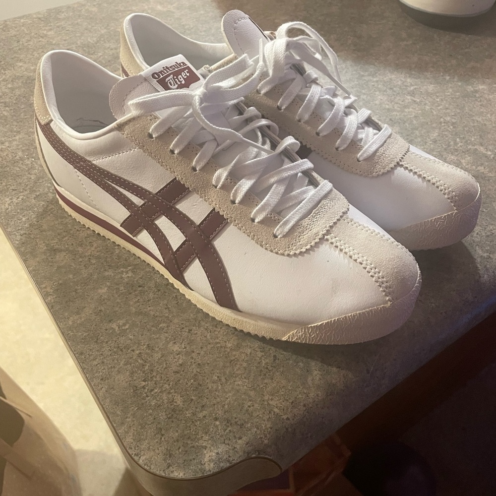 Onitsaku tigers mens size 9.5